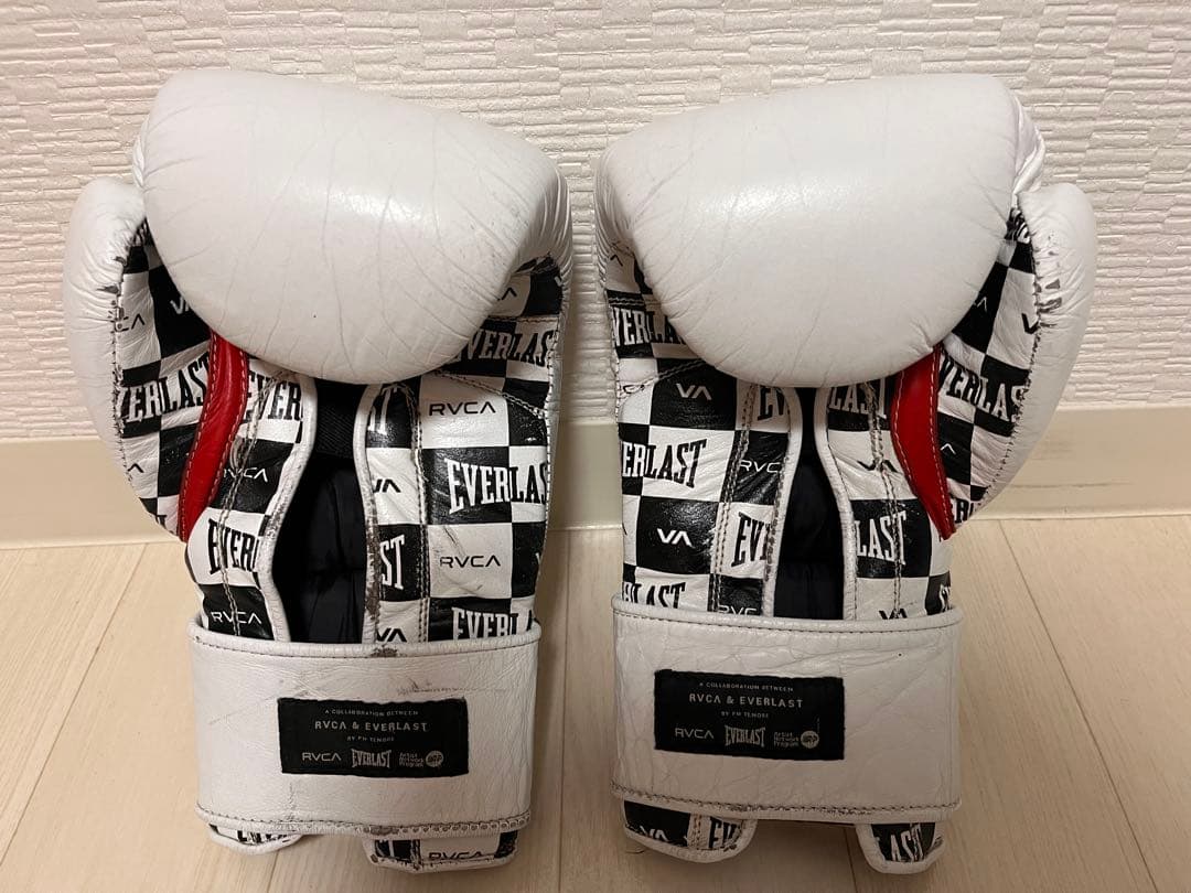 RVCA & EVERLAST 14 oz ボクシンググローブ 中古品