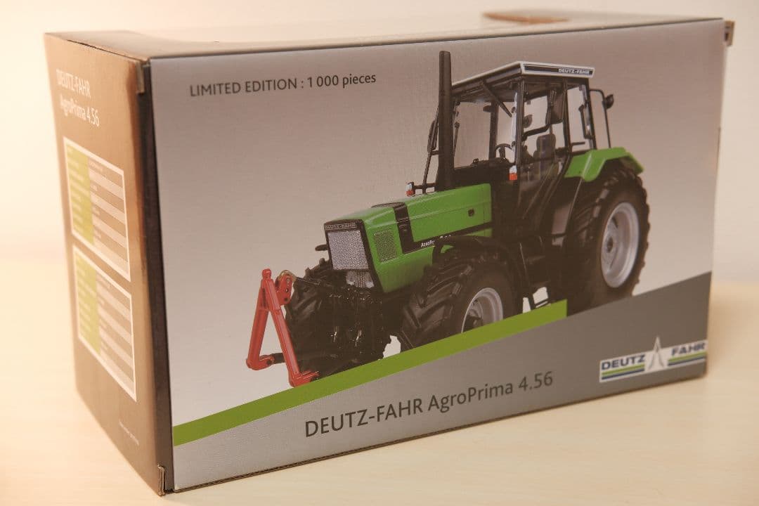 Deutz-Farh トラクターミニチュア1/32 限定1000台