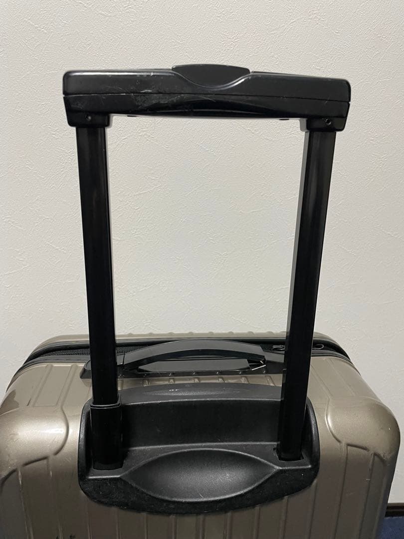 RIMOWA シルバー キャリーケース　機内持ち込み　2輪
