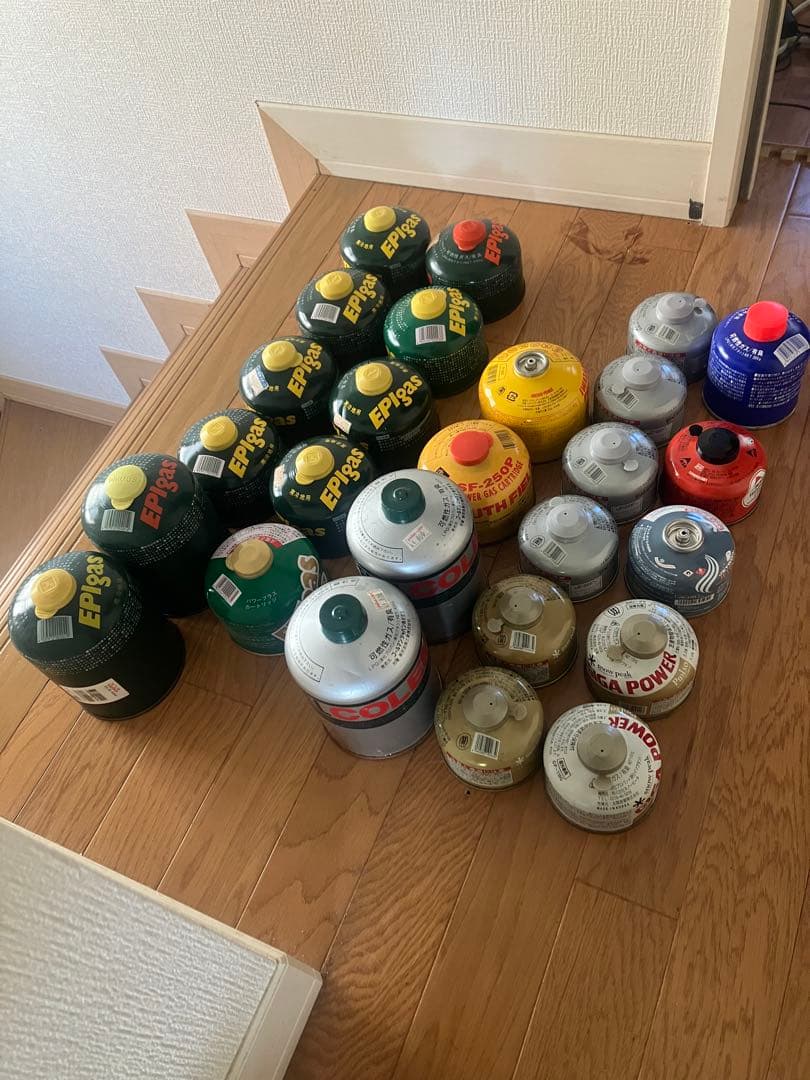 キャンピングガス缶　26缶　未使用など様々