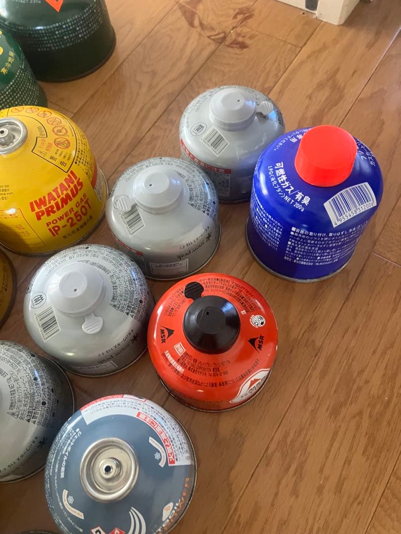 キャンピングガス缶　26缶　未使用など様々