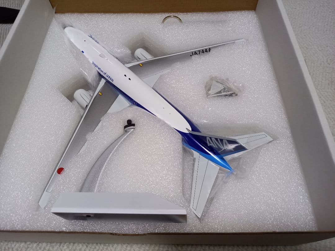 航空機・ヘリコプター JFox ANA BOEING B777-200 JA744A 1/200