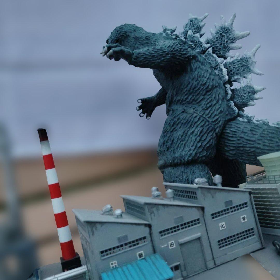 イノウエアーツＮATOキンゴジ。組み立て塗装済。ジオラマ付き！