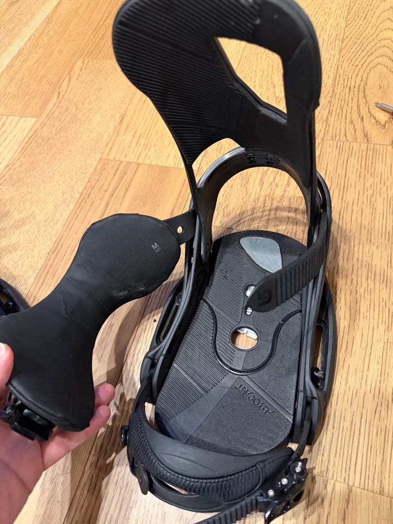 BURTONスノーボードビンディング　CARTEL M/L