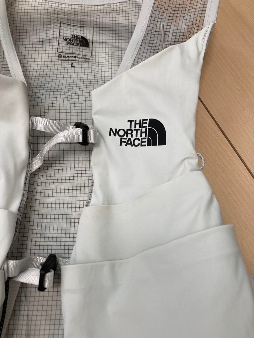 期間限定値下げ　ノースフェイス　HST ヒューム6 Lサイズ