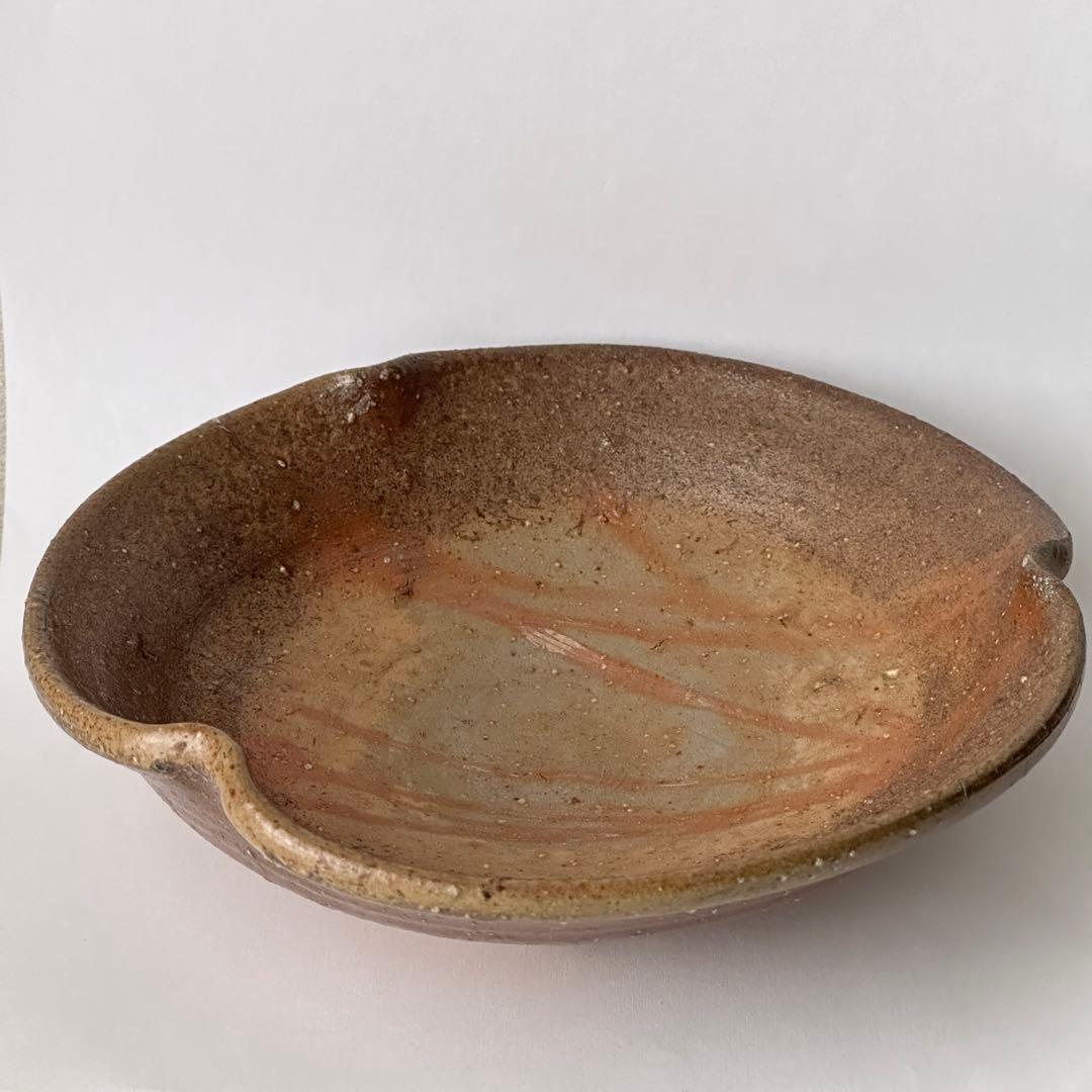 金重まこと 備前 花型 緋襷 皿
