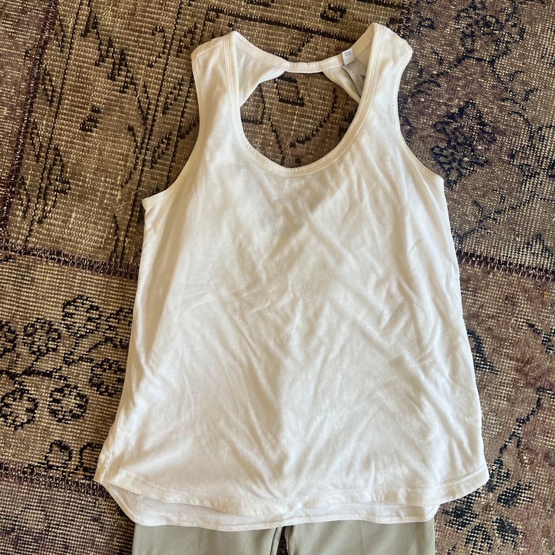 ステラマッカートニー　ホワイトトップスとレギンスセット