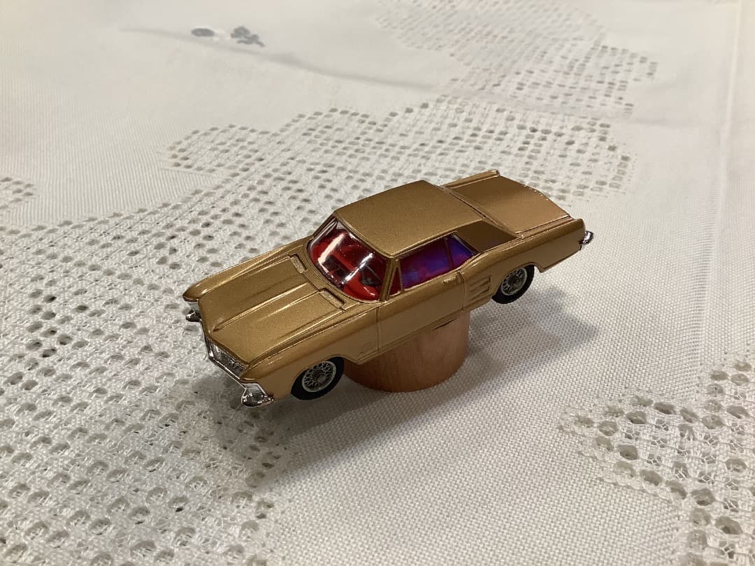 美品　コーギートイズ　BUICK RIVIERA ミニカー