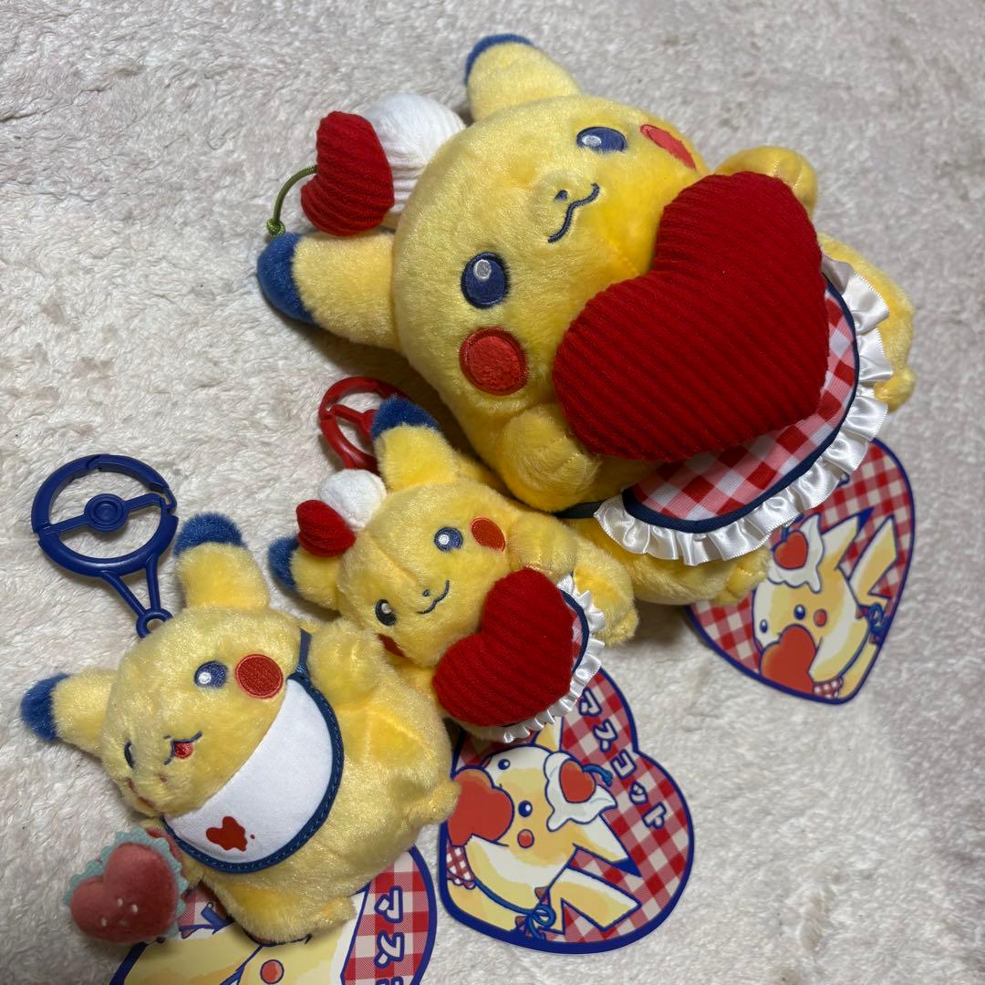 ピカチュウダイナー　ぬいぐるみ　マスコット