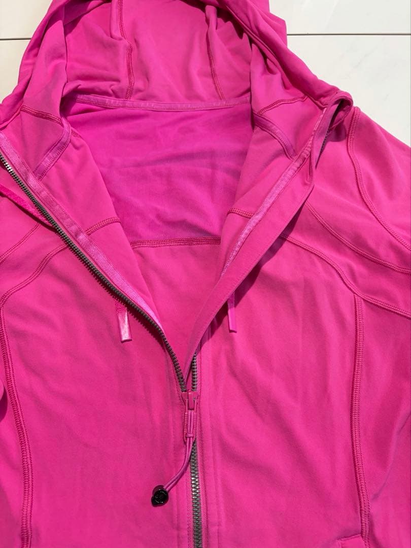 【美品】ルルレモン　フーディー　difineジャケット　ピンク　サイズ8