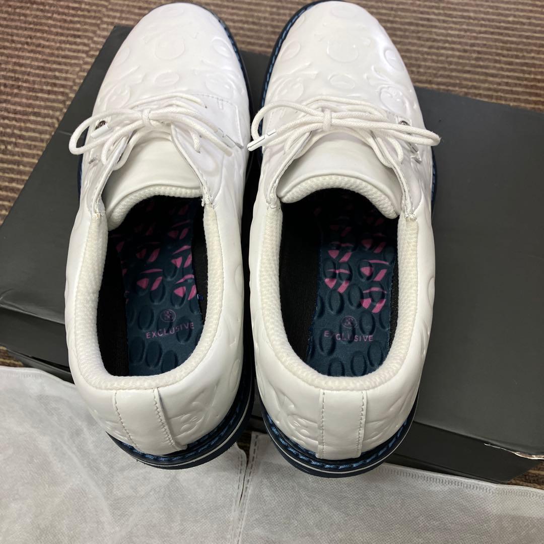 ジーフォア　ゴルフシューズ27cmに新品未使用品