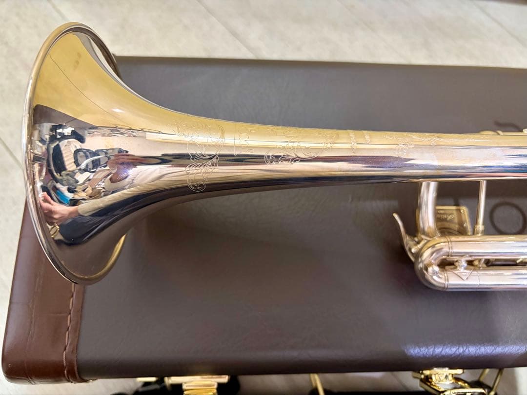 Bach純正ケース＆トリムキット付き アルティザン C管 トランペット