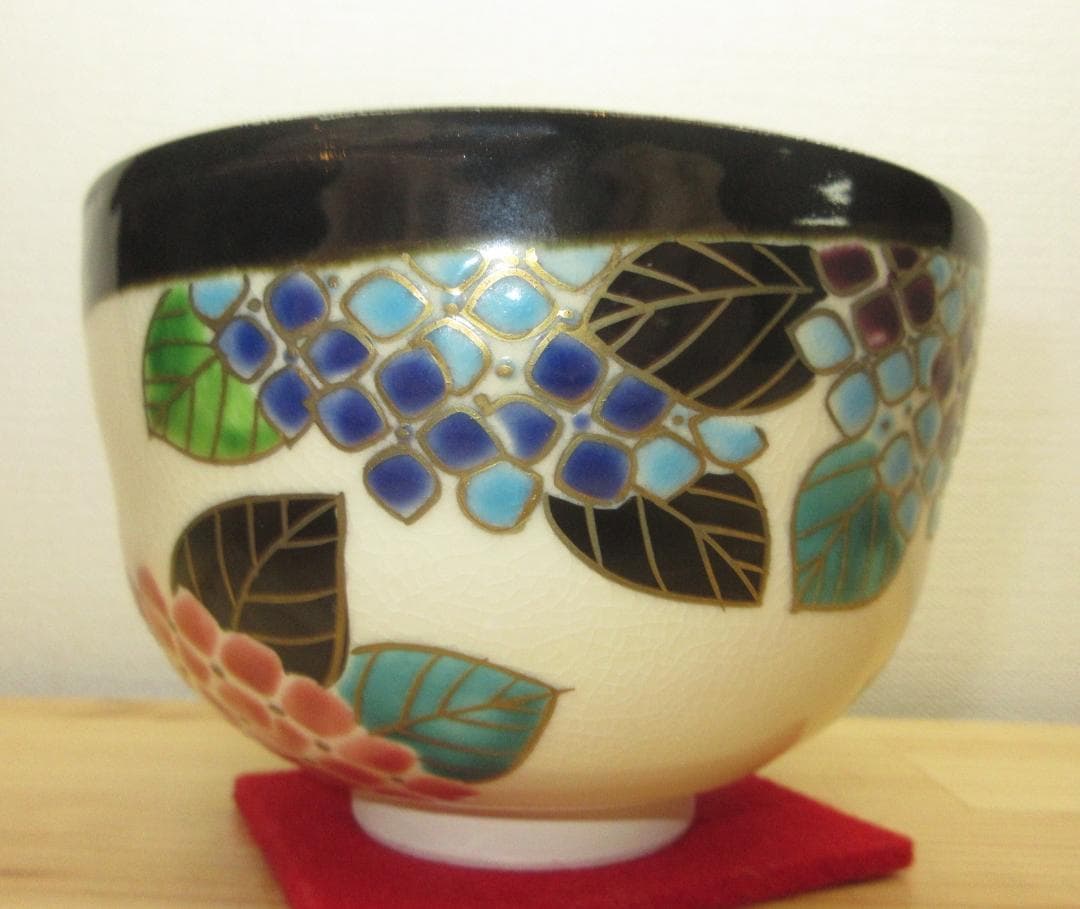 送料込【逢絢亭・新品】茶道具 茶碗 京焼 掛分 紫陽花の図  伊坂清香 共箱入り