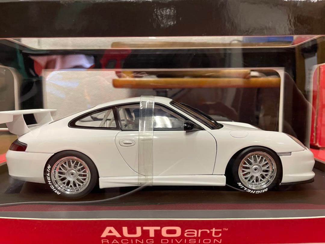 オートアート　ポルシェ911 カレラ