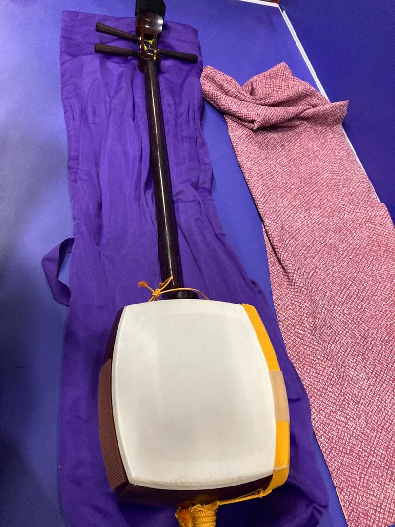 高級 三味線 民謡 K9？ 金無垢 子持綾杉 金細 紅木 和楽器 弦楽器 綾杉胴