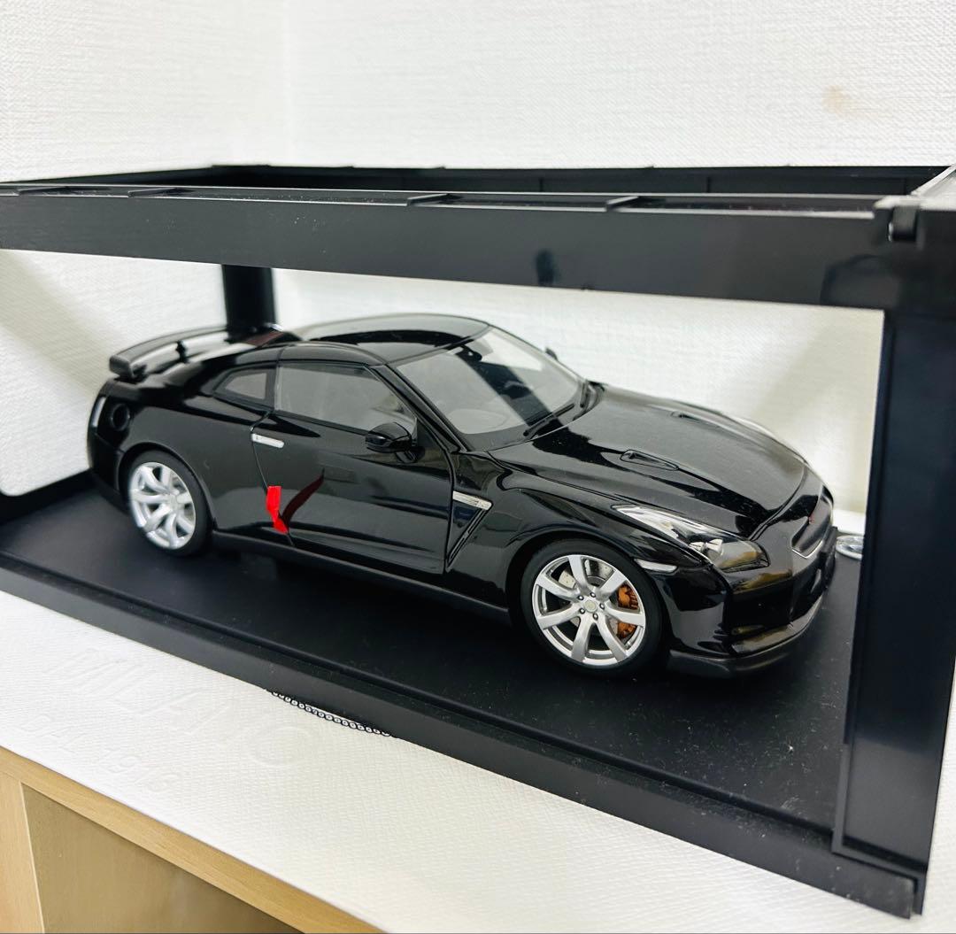 Nissan GT-R 1/43 スケール
