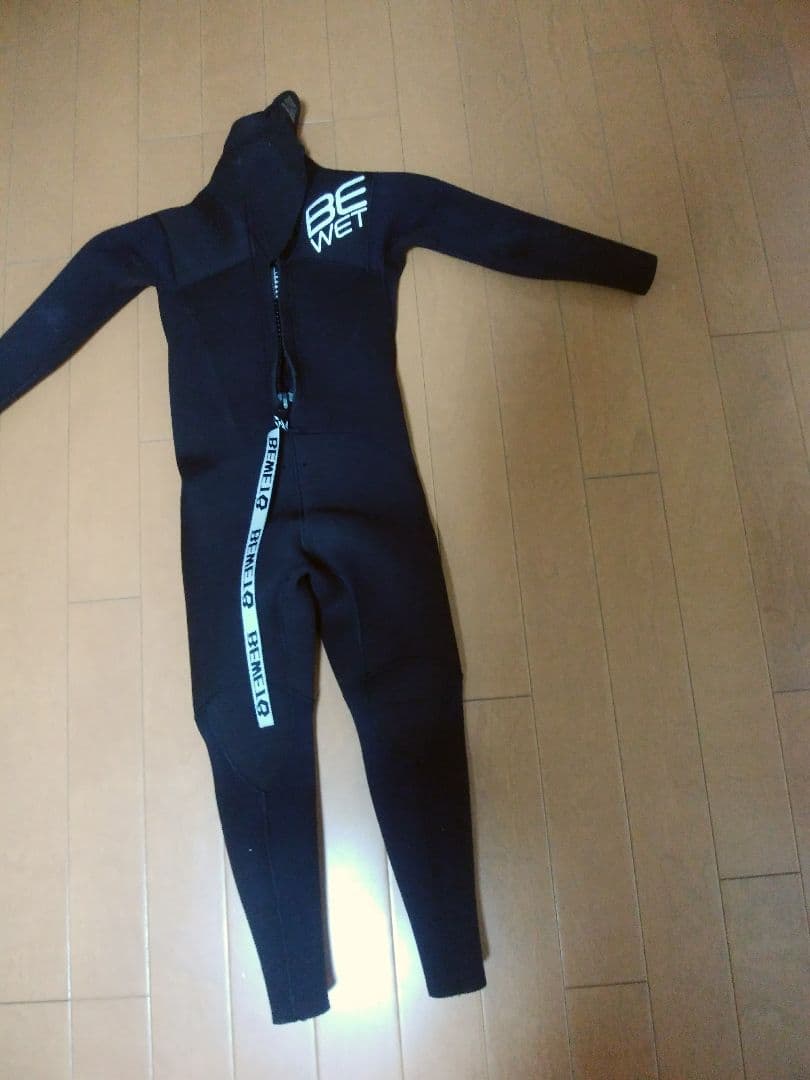ウェットスーツ　子供用　ＢＥＷＥＴ　未使用に近い　最終大幅値下