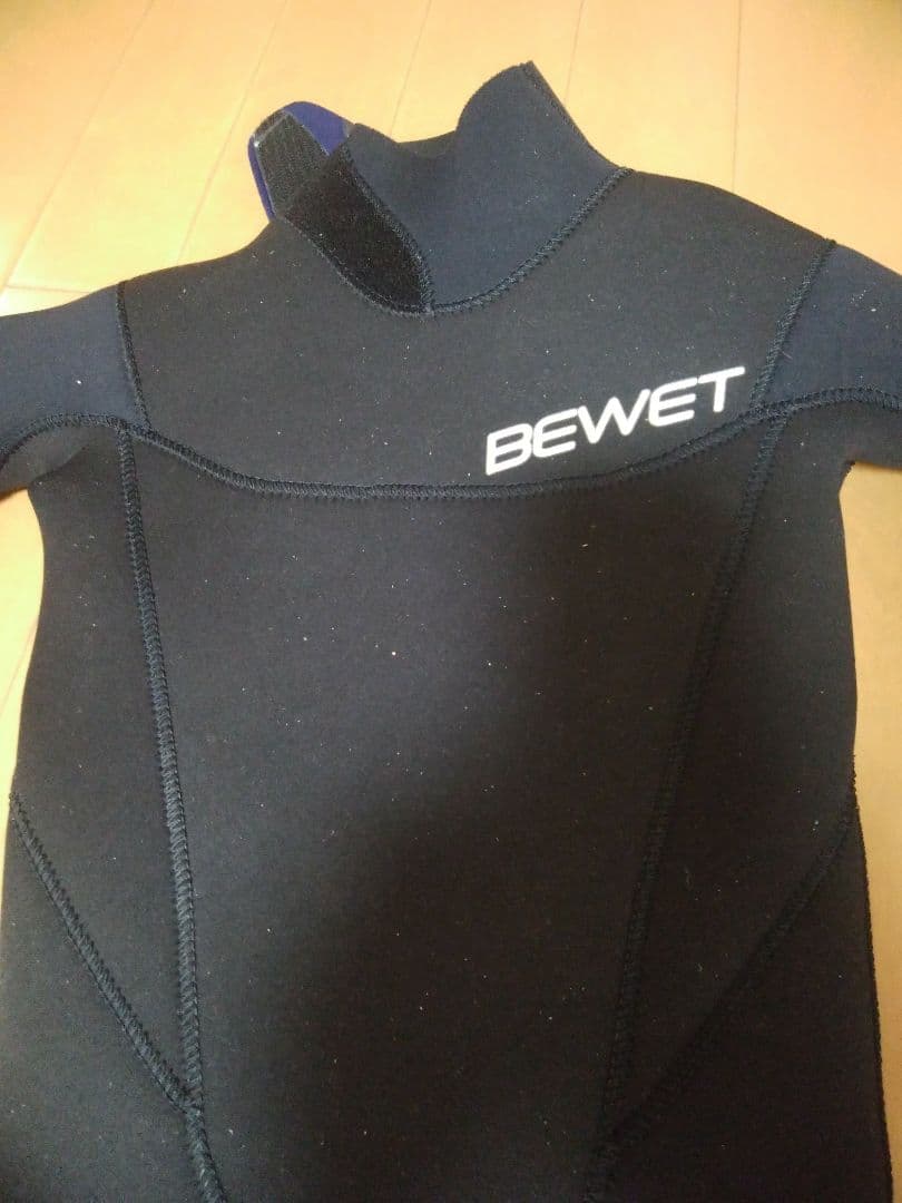 ウェットスーツ　子供用　ＢＥＷＥＴ　未使用に近い　最終大幅値下
