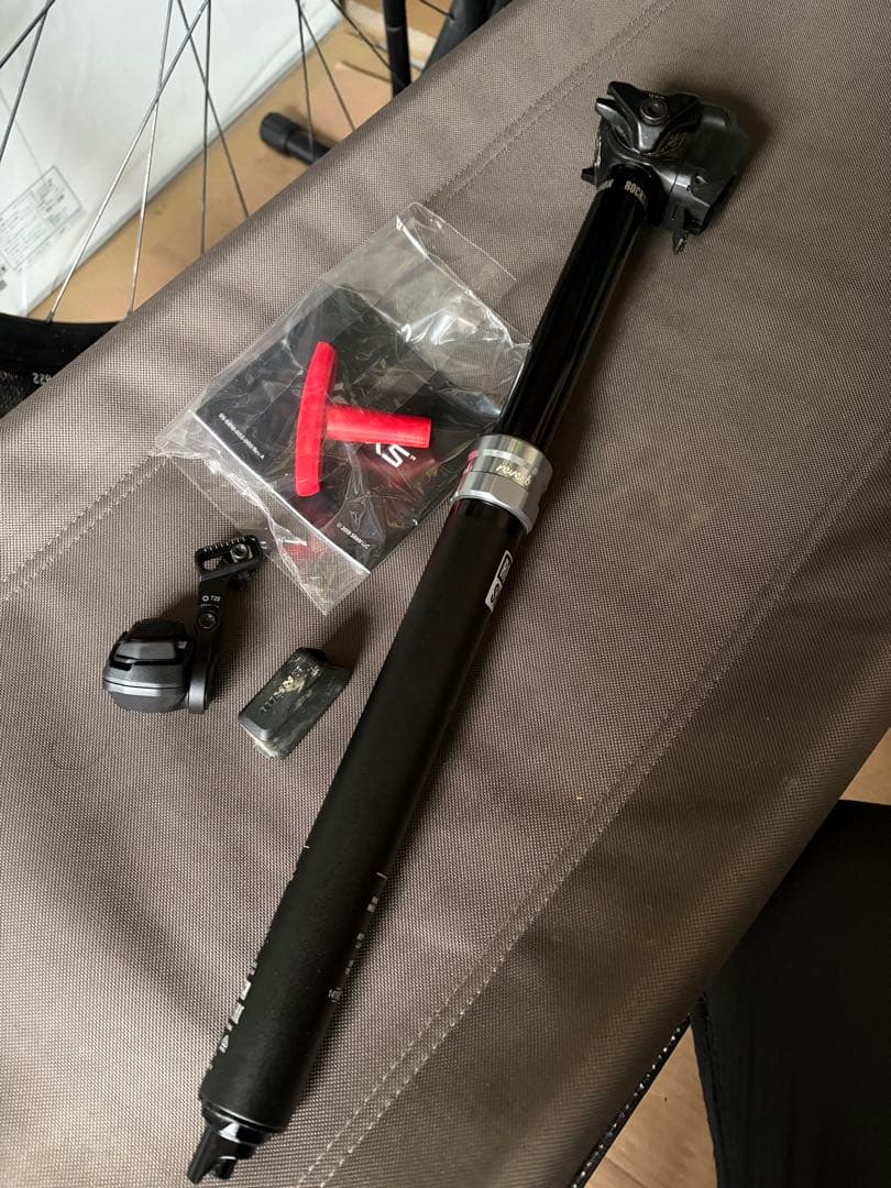 Rockshox REVERB AXS 150mm トラベル　30.9mm