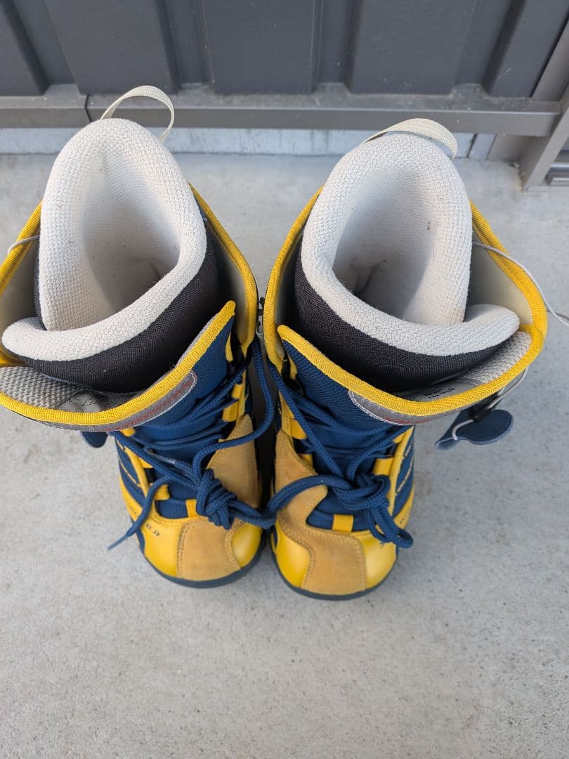 Salomon スノーボードブーツ 青/黄