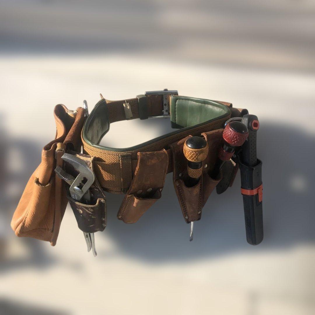 腰道具　一式　ドライバー　電工ナイフ　レンチ付き