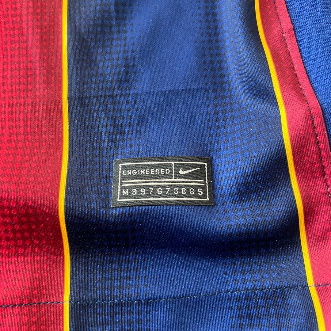 メッシ選手　バルセロナユニフォーム