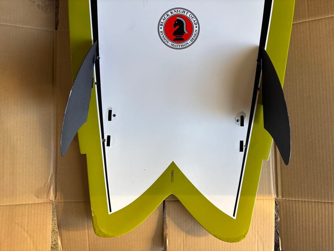 HYNSON/ヒンソン　ブラックナイト6.4 キールフィン付き　引き取り限定