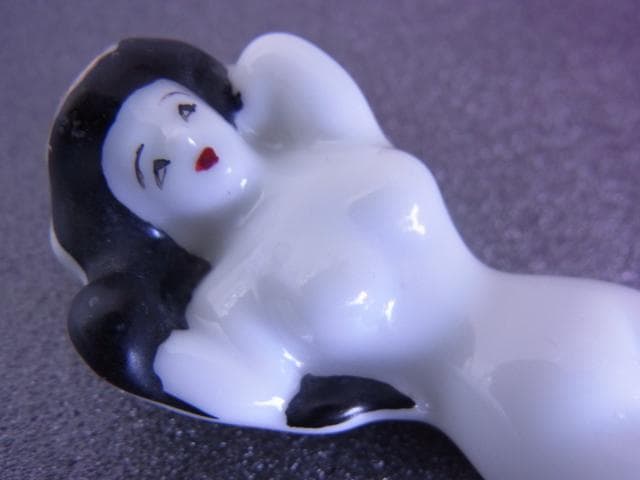 珍品！　裸婦　煙管　キセル　白磁　磁器　パイプ　喫煙具　遊郭　美人　古美術　昭和