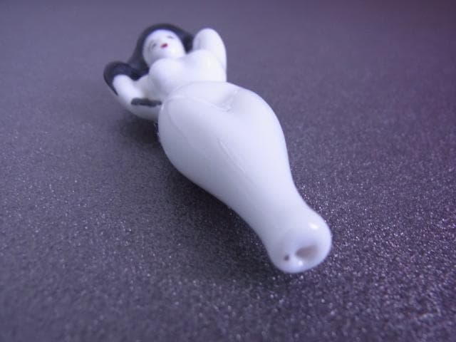 珍品！　裸婦　煙管　キセル　白磁　磁器　パイプ　喫煙具　遊郭　美人　古美術　昭和