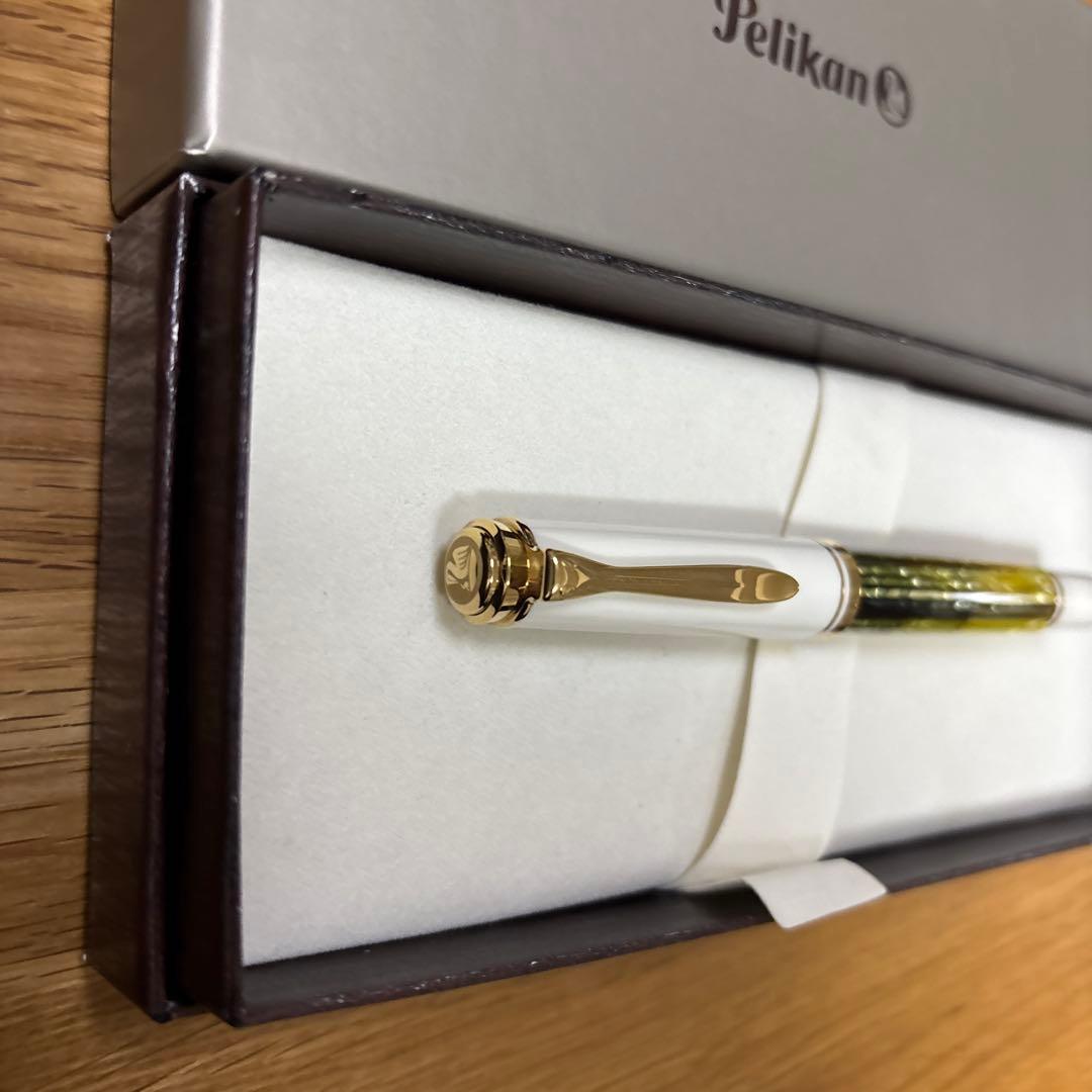 ホワイトトータス スーベレーン M400 万年筆 中字 M ペリカン