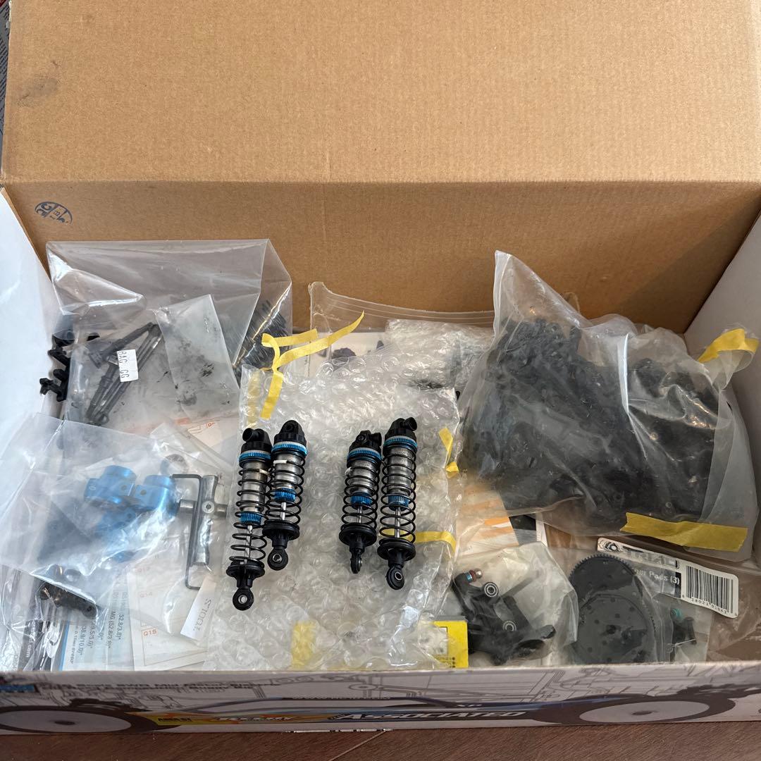 アソシB5Mチャンピオンズエディション新品未開封+ファクトリーライト（ジャンク）