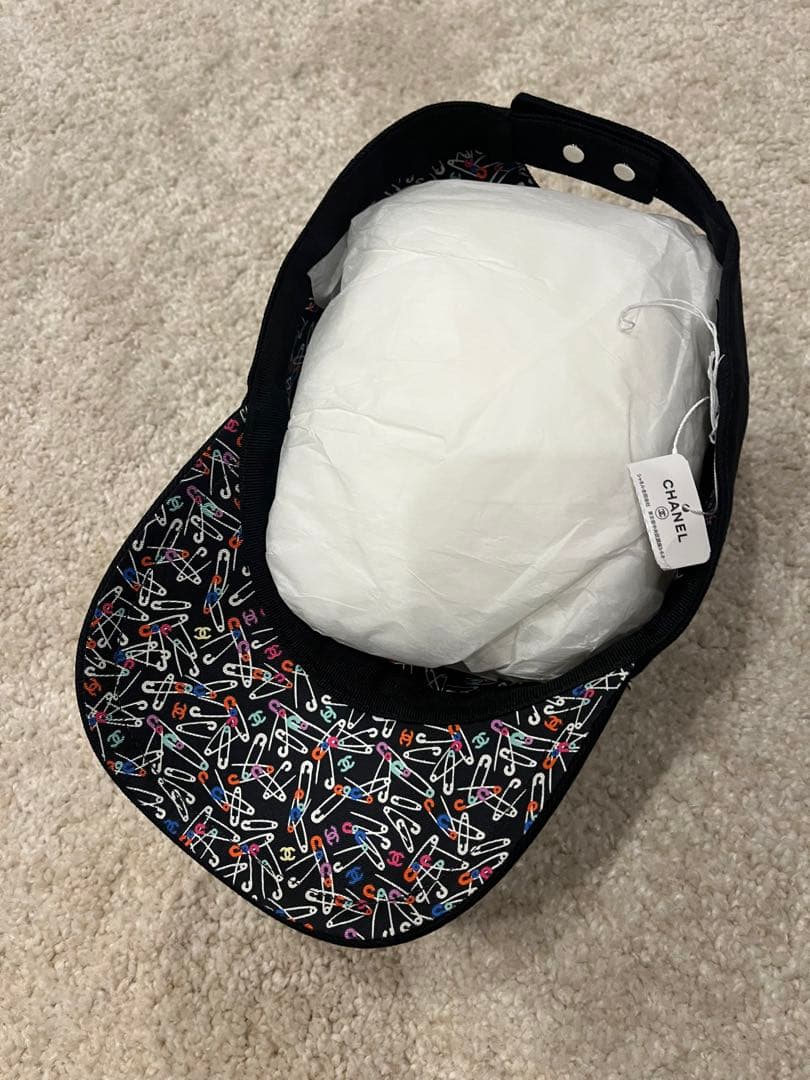 CHANEL 黒 キャップ ロゴ入り,購入証明あり