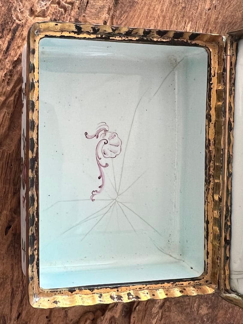 ヨーロッパのアンティーク小箱