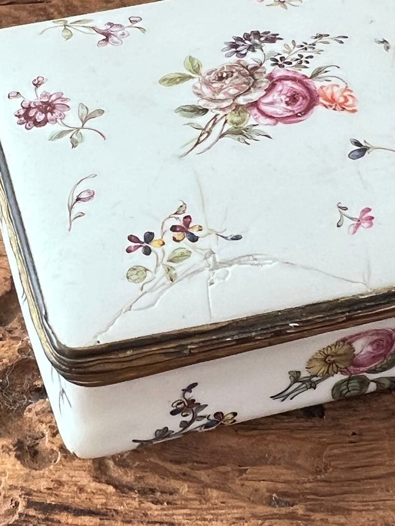 ヨーロッパのアンティーク小箱