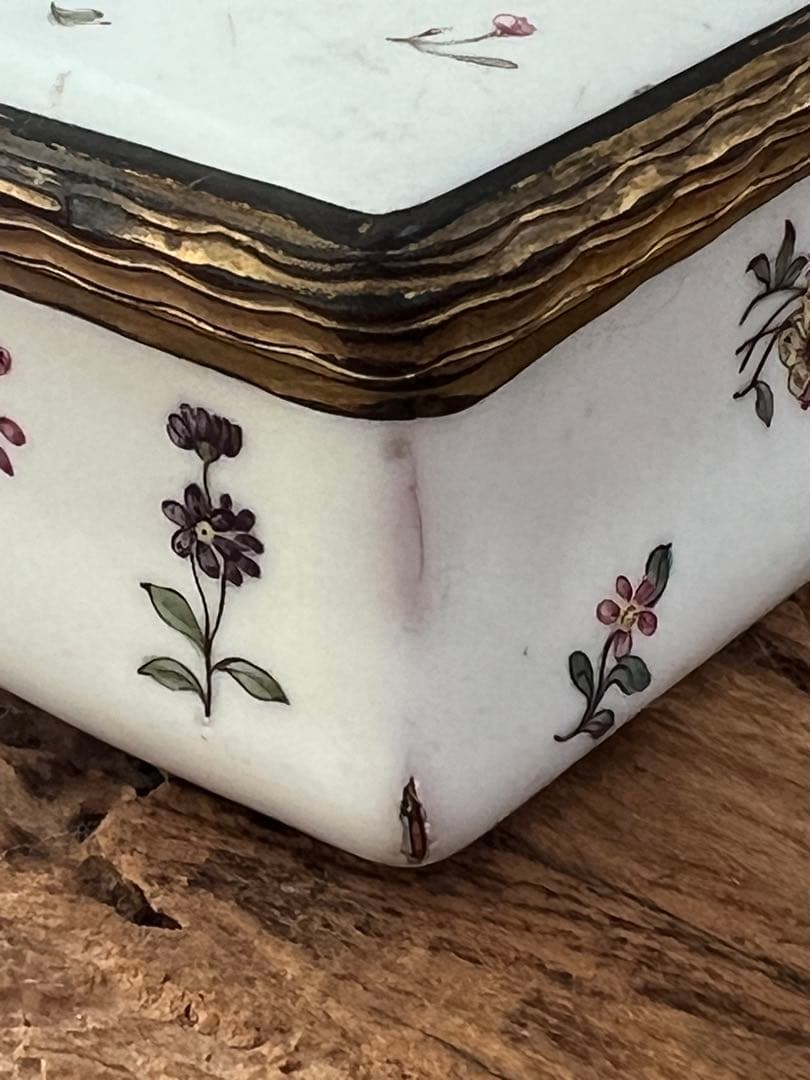 ヨーロッパのアンティーク小箱