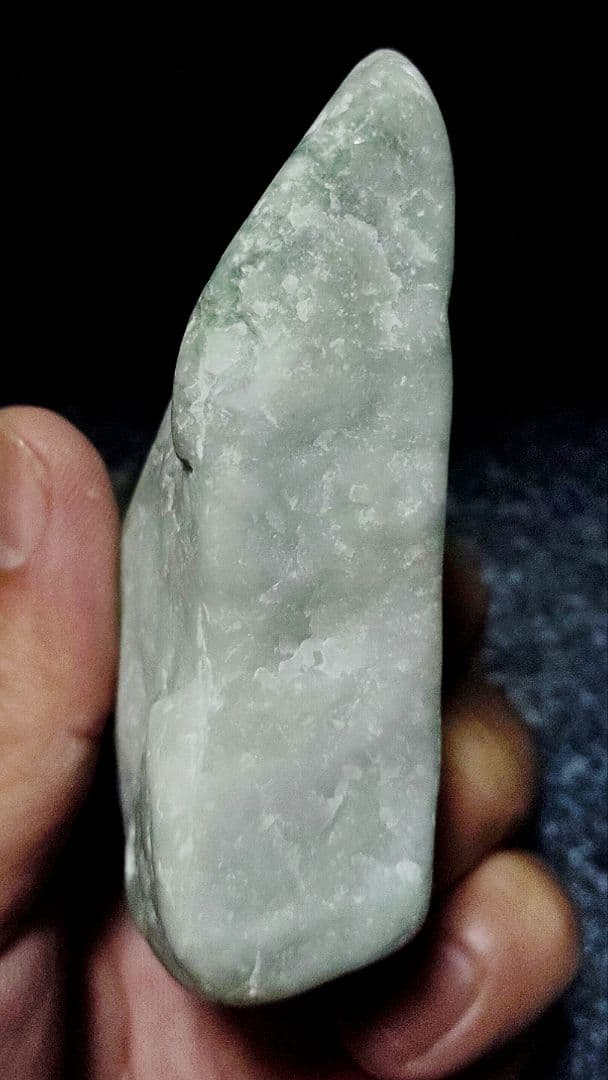 ★翡翠原石★糸魚川硬玉【小滝・川ズレ・ミロナイト翡翠】