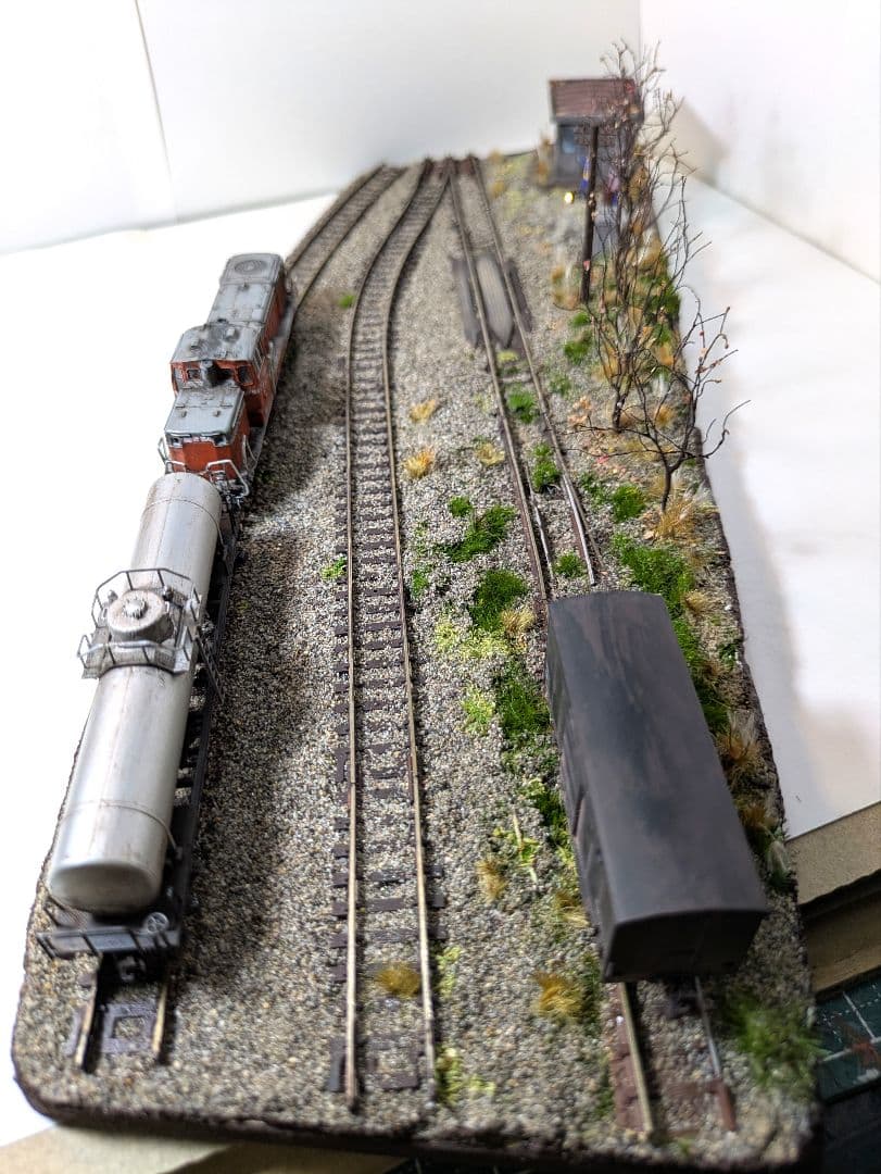 か*さ様 Nゲージ・ジオラマ展示台【昭和の秋、貨車留置線】※DE10、貨車付き