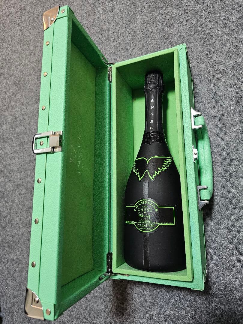 【未開栓】ANGEL シャンパン 専用ケース付き