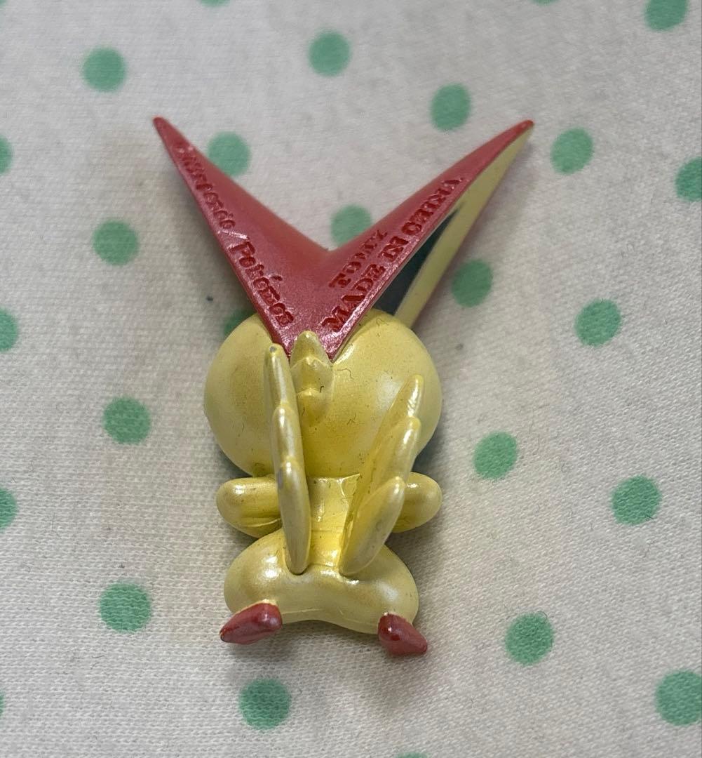 モンコレ　ビクティニ　レア