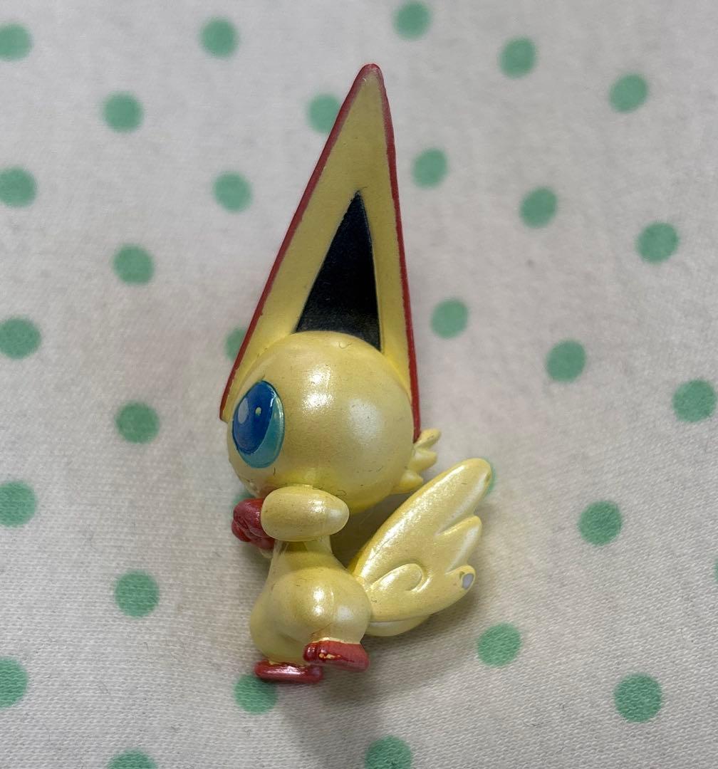 モンコレ　ビクティニ　レア