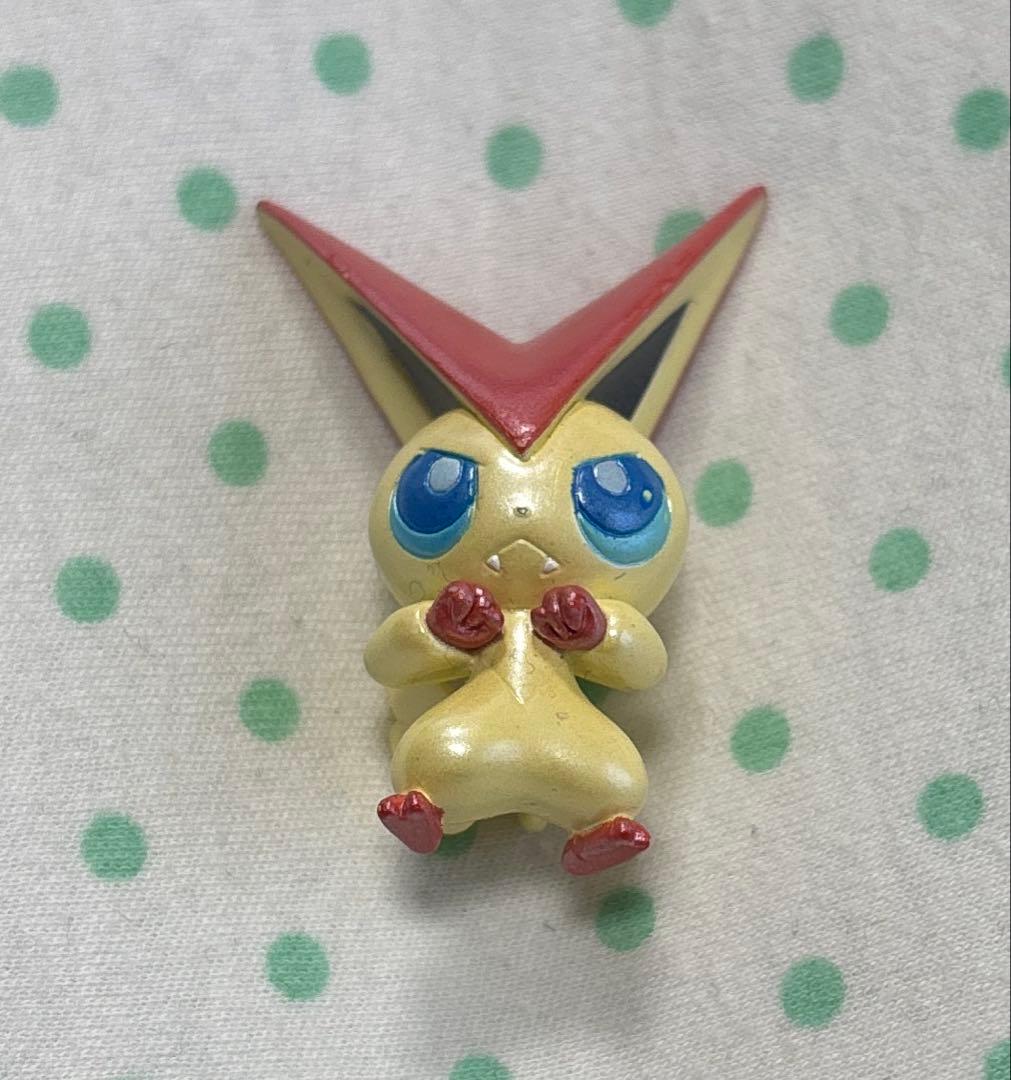 モンコレ　ビクティニ　レア