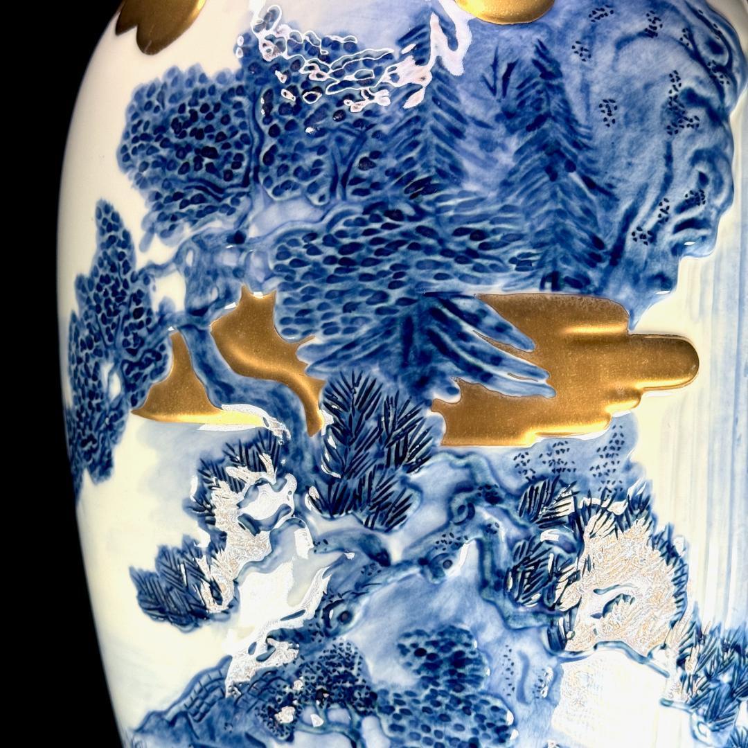 有田焼 緒方松右衛門 金彩染付楼閣山水瀑布文特大壺 高さ46cm