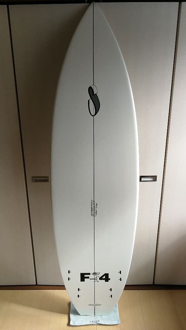 美品！6’1” ストレッチ F4 テイクオフ激速 サーフテック クアッド