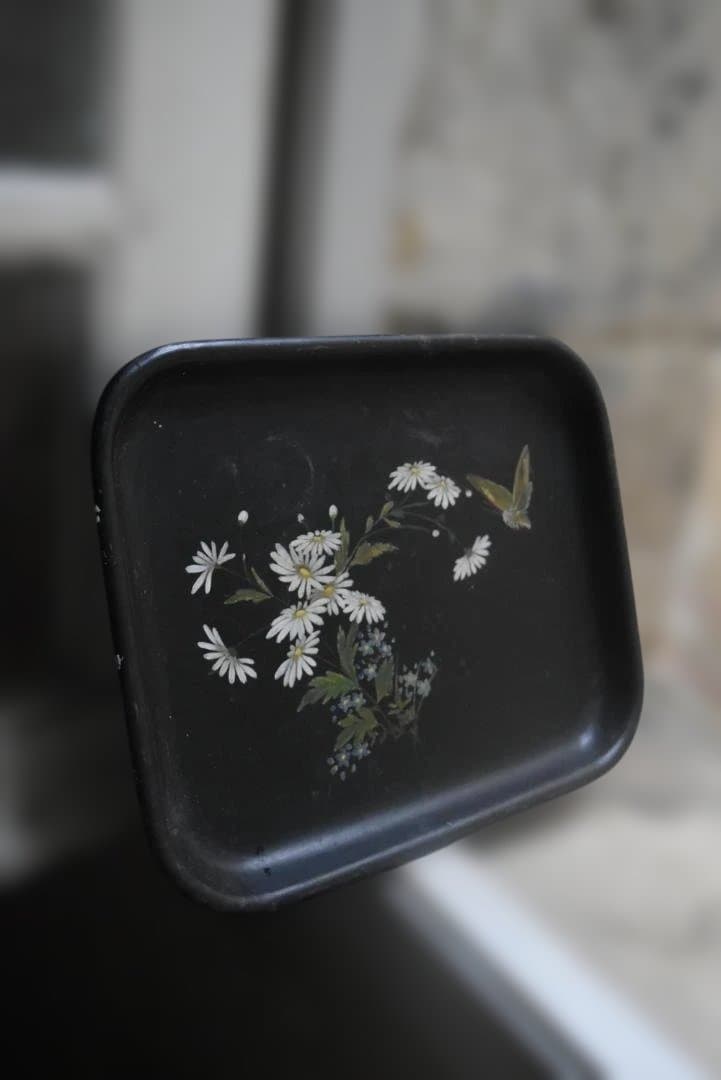 N3　フランス19世紀　マーガレットと蝶　パピエマシェの盆　アンティーク