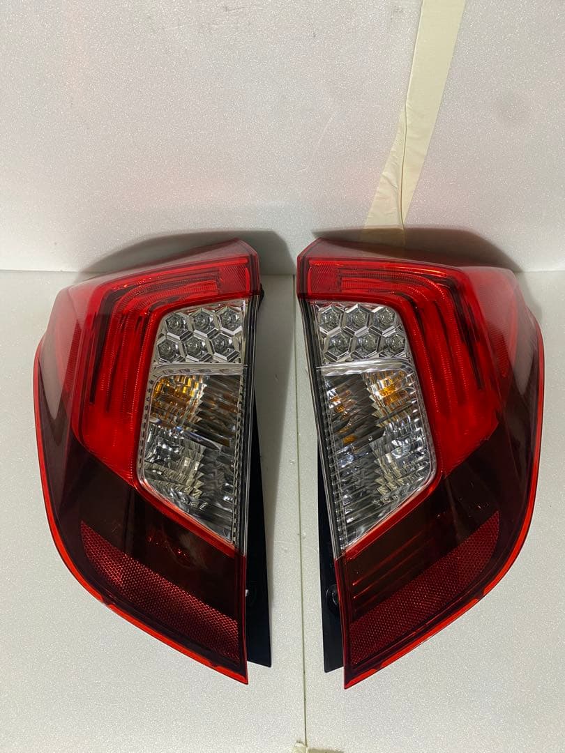 ホンダ フィット GK3 GK4 GK5 GK6 純正テールランプ 4点セット
