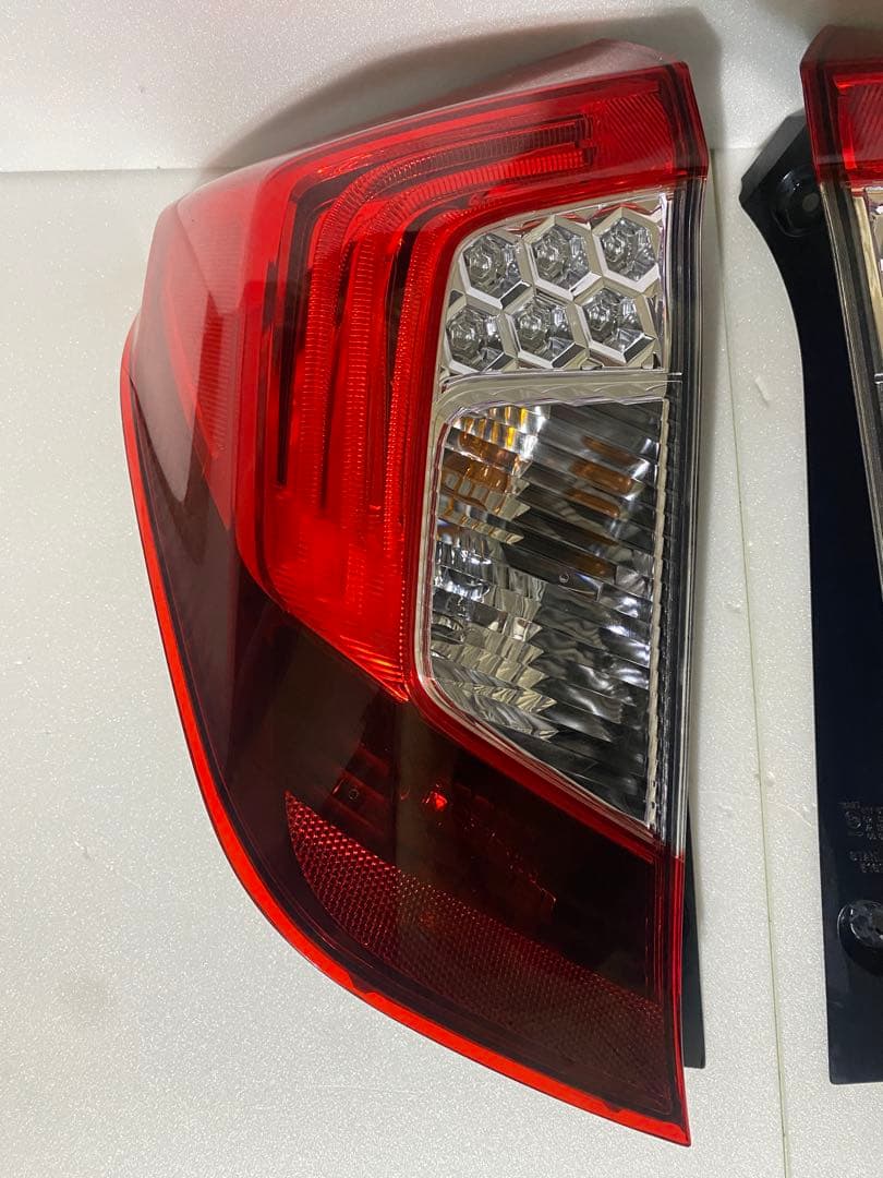 ホンダ フィット GK3 GK4 GK5 GK6 純正テールランプ 4点セット