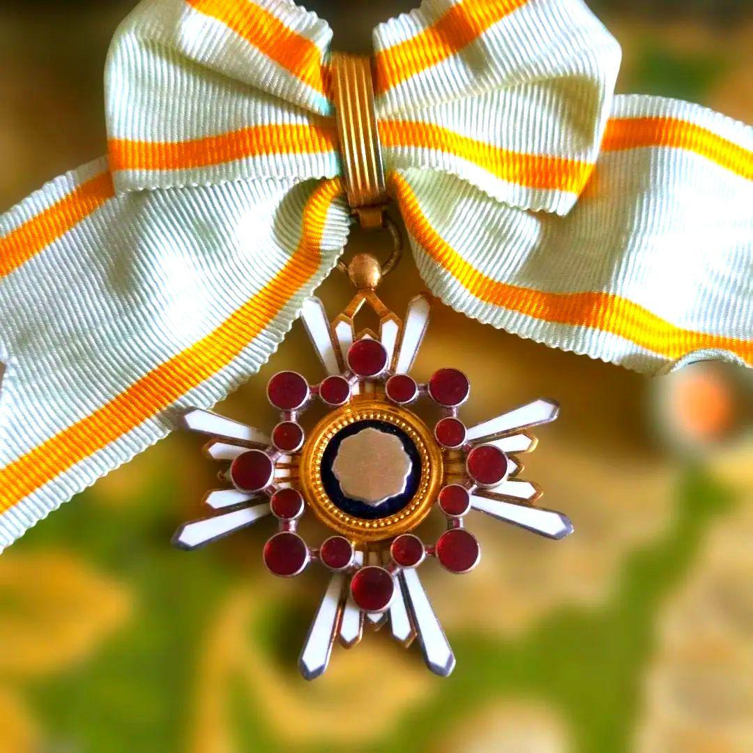 【最終価格】【美品・希少】勲五等瑞宝章 リボン婦人用 塗共箱・略綬付き