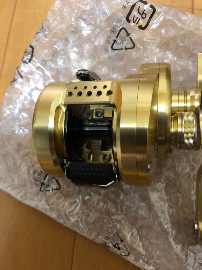 とと　　　　極美品　15オシアコンクエスト300HG