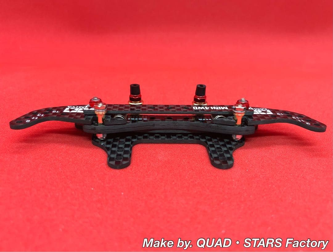 【ミニ四駆パーツ】2軸ATピボットバンパー　2022カーボン【レッドVer.】