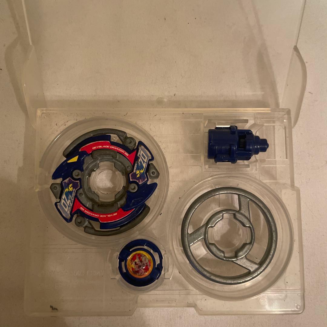 ベイブレードセット 青/赤 ケース付き